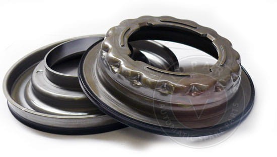 U240E / U250E  Piston kit U.D OEM